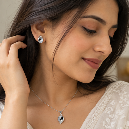 Elegant 925Silver Teardrop Pendant & Stud Earrings Set