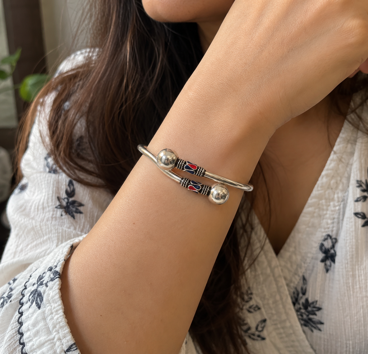 925 Sterling Silver Hollow Women's Bracelet with Red & Blue Enamel Detailing | SiyaJewel